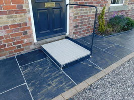 Welcome Giant Half Step